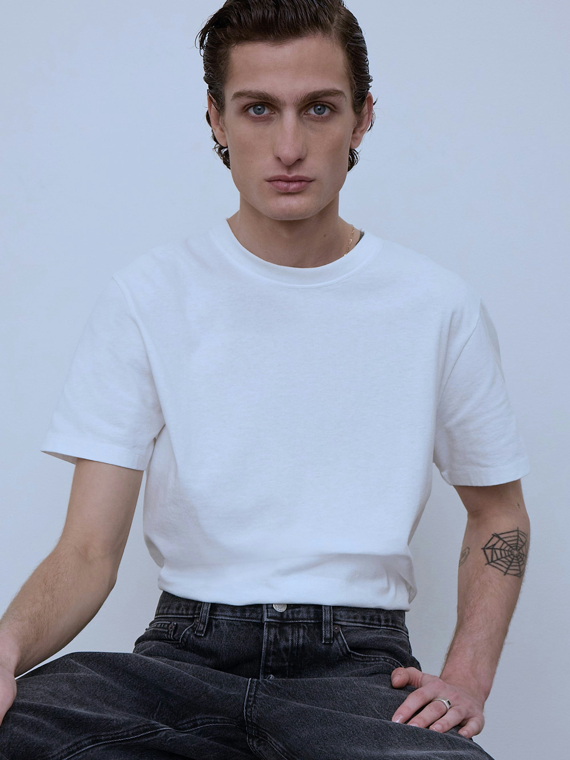 top lookbook image alt:hover